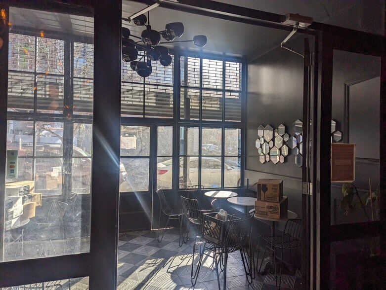 More Photos Of 581 Myrtle Ave, Brooklyn Restaurant For Lease