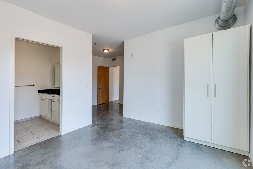 More Photos Of 915 Washington Ave N, Minneapolis Apartments For Lease