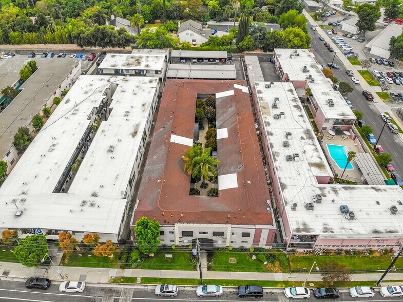 More Photos Of 6225 Reseda Blvd, Tarzana Apartments For Sale
