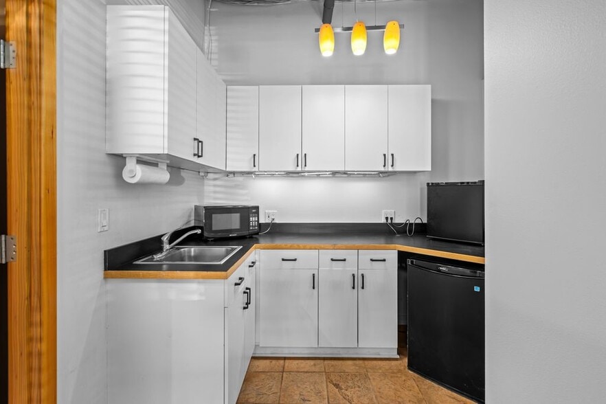 More Photos Of 6042 Seaview Ave NW, Seattle Apartments For Sale