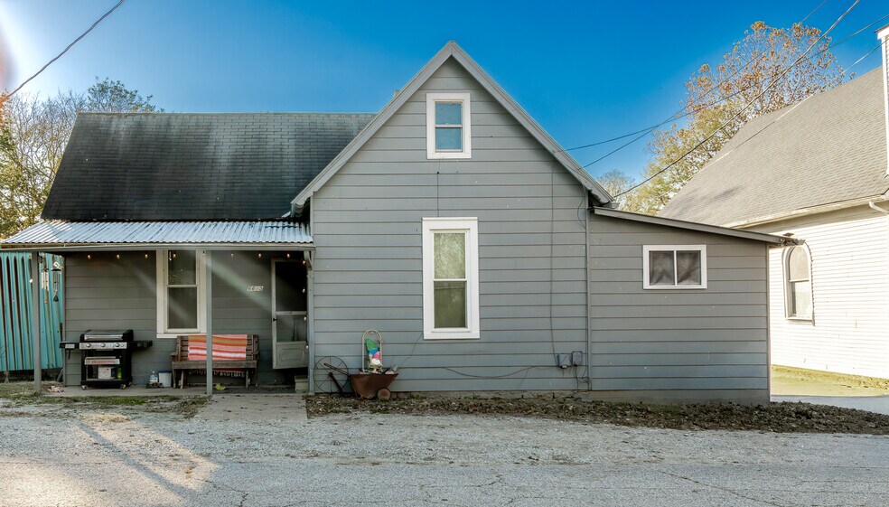 More Photos Of 6685 N County Road 575 W, Scipio Auto Repair For Sale