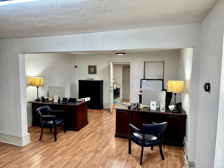 More Photos Of 5737 Burwell St, Houston Office Residential For Sale