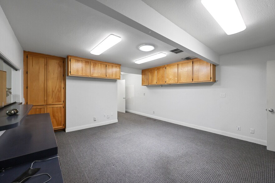 More Photos Of 970 Petit Ave, Ventura Medical For Sale