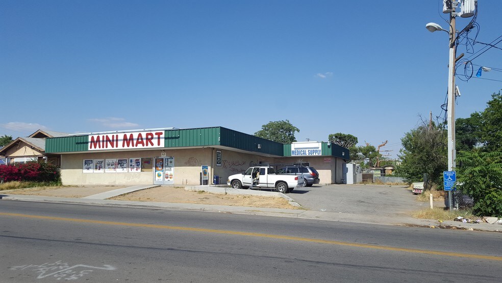 Primary Photo Of 715-717 Sterling Rd, Bakersfield Freestanding For Sale