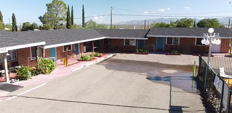 More Photos Of 13 N 7th St, Tombstone Hotel For Sale