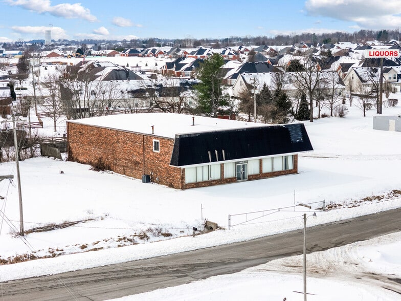 More Photos Of 149 Delaina Dr, Mount Washington Showroom For Sale