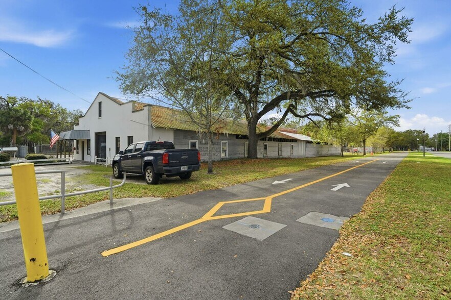 More Photos Of 210 E 5th St, Apopka Industrial For Sale