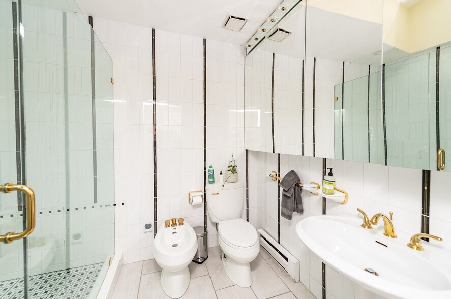 More Photos Of 470 Commonwealth Ave, Boston Apartments For Sale