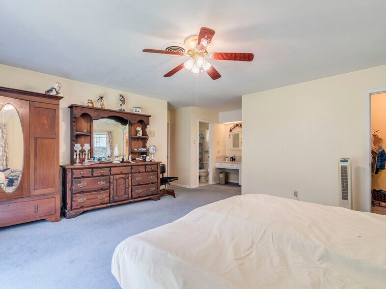 More Photos Of 12900 Lowden Ln, Manchaca Specialty For Lease
