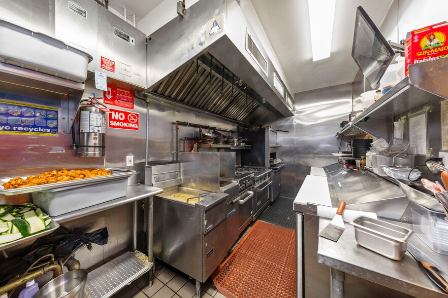 More Photos Of 4304 34th Ave, Astoria Freestanding For Sale