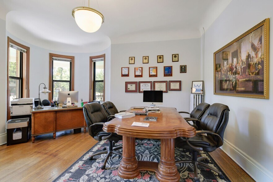More Photos Of 2124 Dupont Ave S, Minneapolis Loft Creative Space For Lease