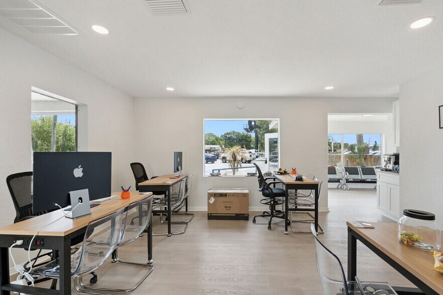 More Photos Of 690 N Semoran Blvd, Orlando Land For Lease