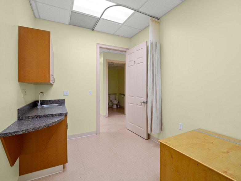 More Photos Of 336 N Babcock St, Melbourne Medical For Sale