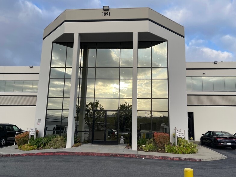 More Photos Of 1891 N Gaffey St, San Pedro Light Distribution For Lease