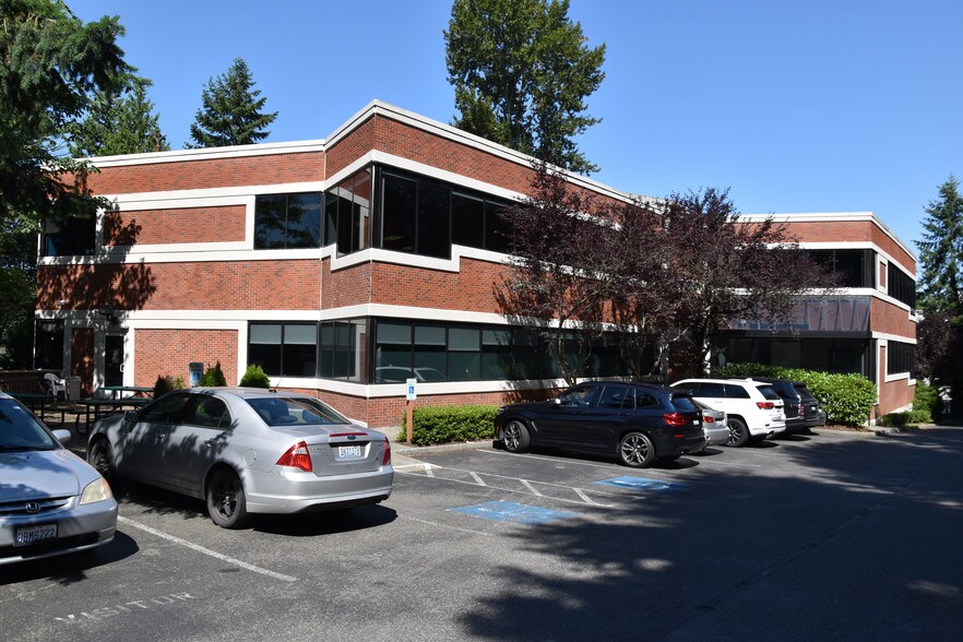 More Photos Of 3000 Northup Way, Bellevue Office For Sale