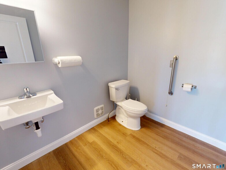 More Photos Of 132 - 2 Boston Post Rd, East Lyme Freestanding For Lease