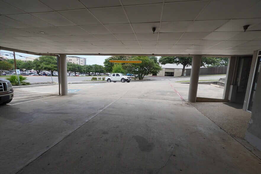 More Photos Of 12501 Judson Rd, San Antonio Medical For Lease