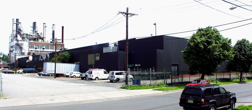More Photos Of 141 Lanza Ave, Garfield Unknown For Lease