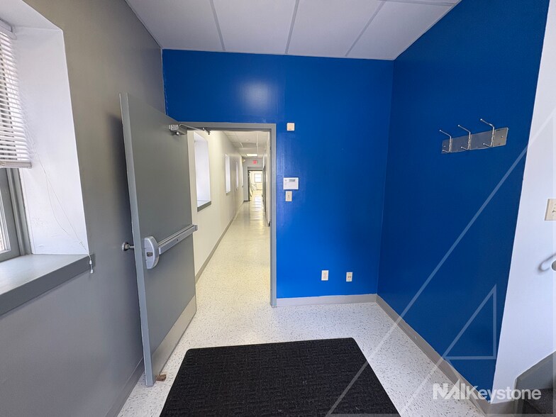 More Photos Of 2214 Farmington Ave, Boyertown Warehouse For Sale