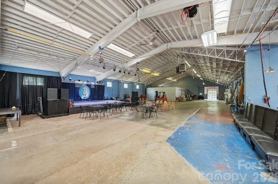 More Photos Of 47 Duke St, Granite Falls Bar For Sale