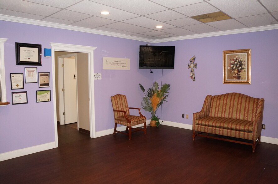 More Photos Of 1011-1025 W Fort Williams St, Sylacauga Office For Lease