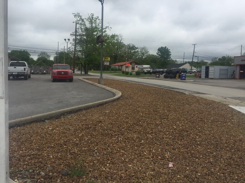 More Photos Of 800 N Jackson St, Tullahoma Service Station For Sale