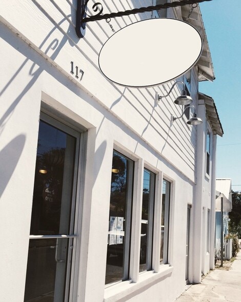 More Photos Of 117 Martin Luther King Ave, Saint Augustine Restaurant For Lease