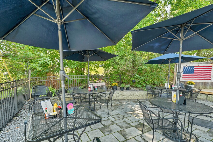 More Photos Of 40 Main St, Goffstown Restaurant For Sale