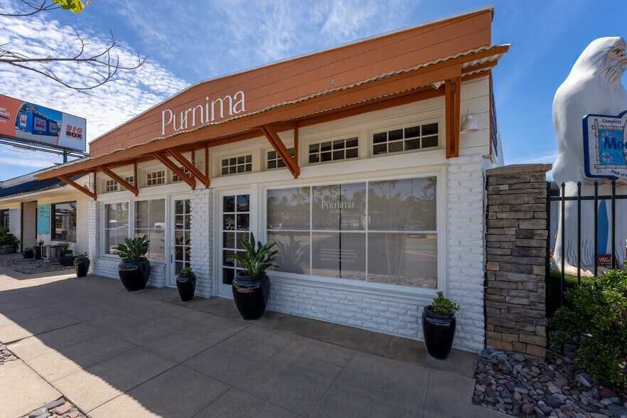 More Photos Of 264 N Coast Highway 101, Encinitas Storefront Retail Office For Sale