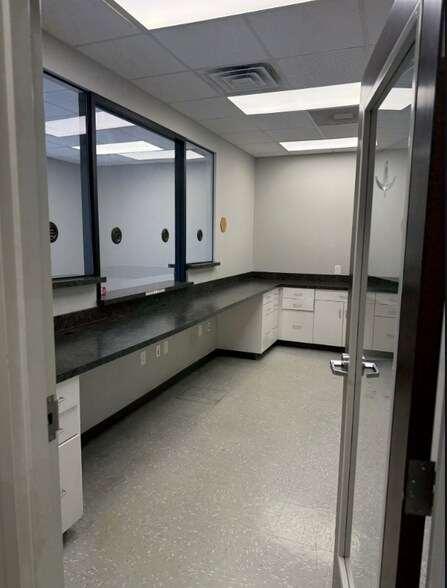 More Photos Of 2019 N Locust Ave, Lawrenceburg Office For Lease