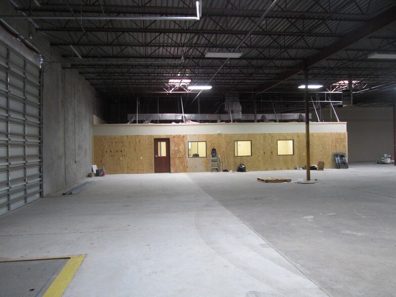 More Photos Of 101 45th St, Corpus Christi Distribution For Lease
