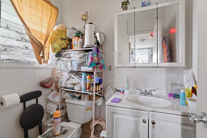 More Photos Of 2606 Nahaku Pl, Honolulu Multifamily For Sale