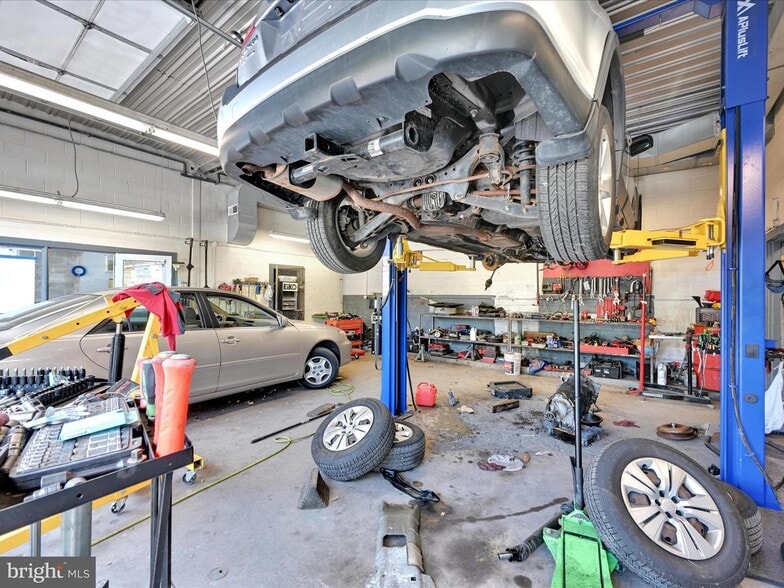 More Photos Of 801 S Prince St, Lancaster Auto Repair For Sale