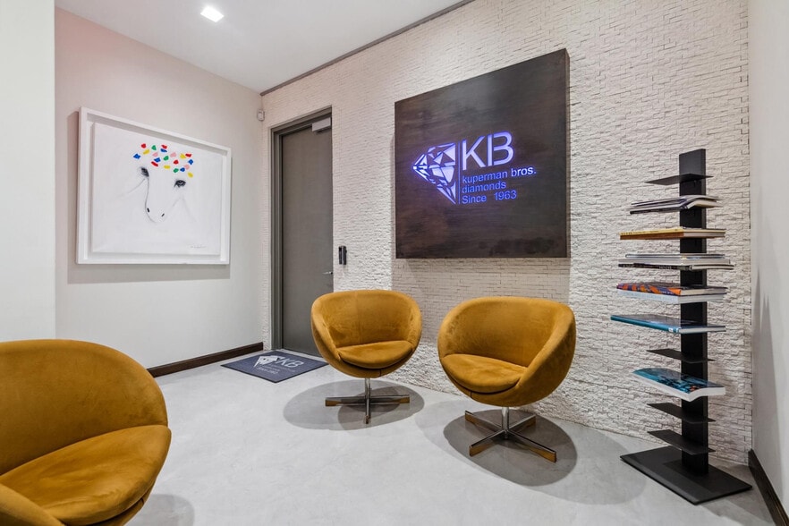 More Photos Of 50 W 47th St, New York Office Residential For Sale