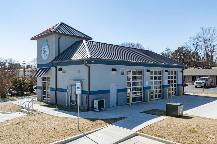 More Photos Of 86 Broadview Ave, Warrenton Auto Repair For Sale