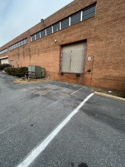 More Photos Of 4900 Frolich Ln, Hyattsville Warehouse For Lease
