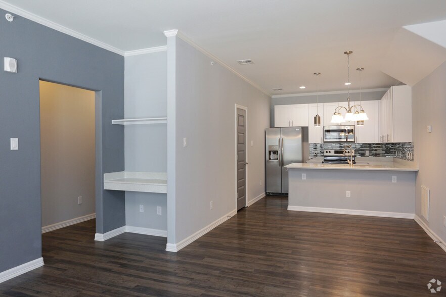 More Photos Of 2604 Avenue K, Bay City Apartments For Sale