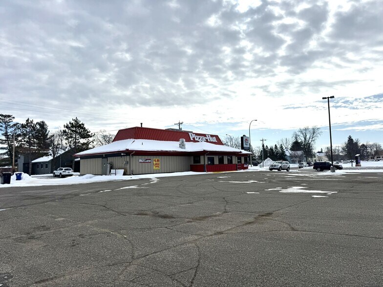 More Photos Of 109 1st St E, Park Rapids Storefront For Sale