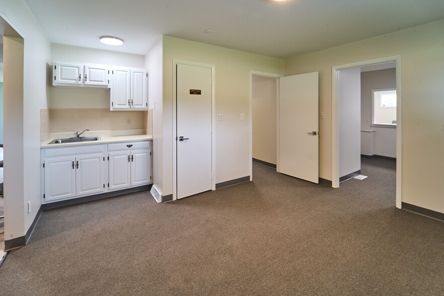 More Photos Of 10022 Rutledge Pike, Knoxville Medical For Sale