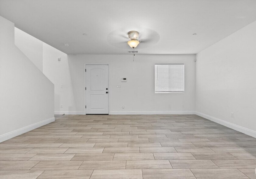 More Photos Of 2700 7th St, Wasco Apartments For Sale