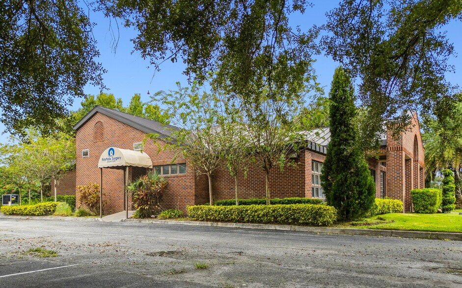 More Photos Of 1121 1st St S, Winter Haven Medical For Sale