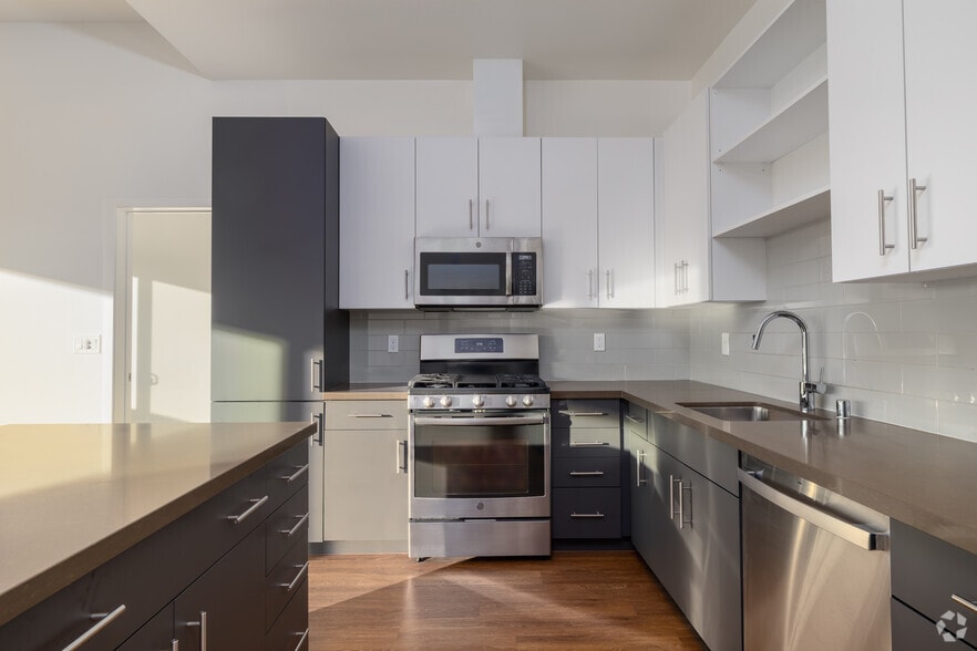 More Photos Of 3750 Main St, Riverside Apartments For Lease