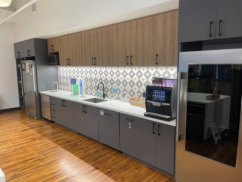 More Photos Of 1835-1837 Broadway St, Charlottesville Office For Lease