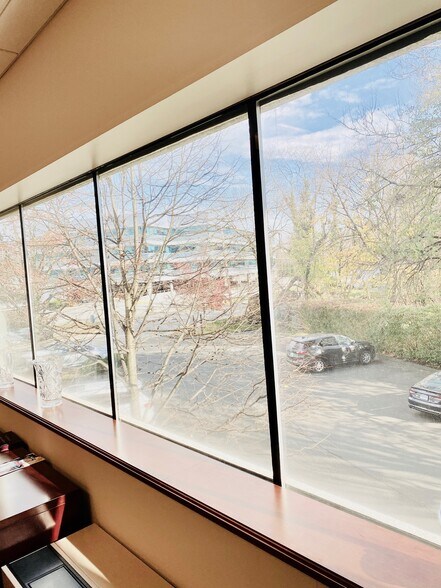 More Photos Of 67 Holly Hill Ln, Greenwich Office For Sale