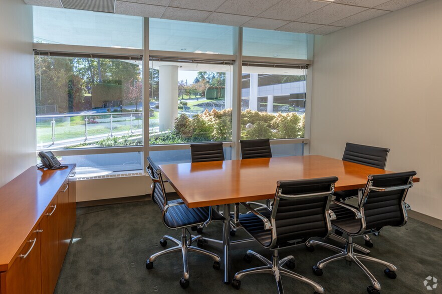 More Photos Of 200 Summit Lake Dr, Valhalla Office For Lease