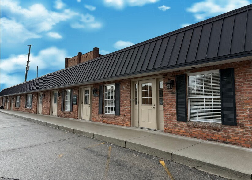 Primary Photo Of 1120 W Front St, Monroe Medical For Sale