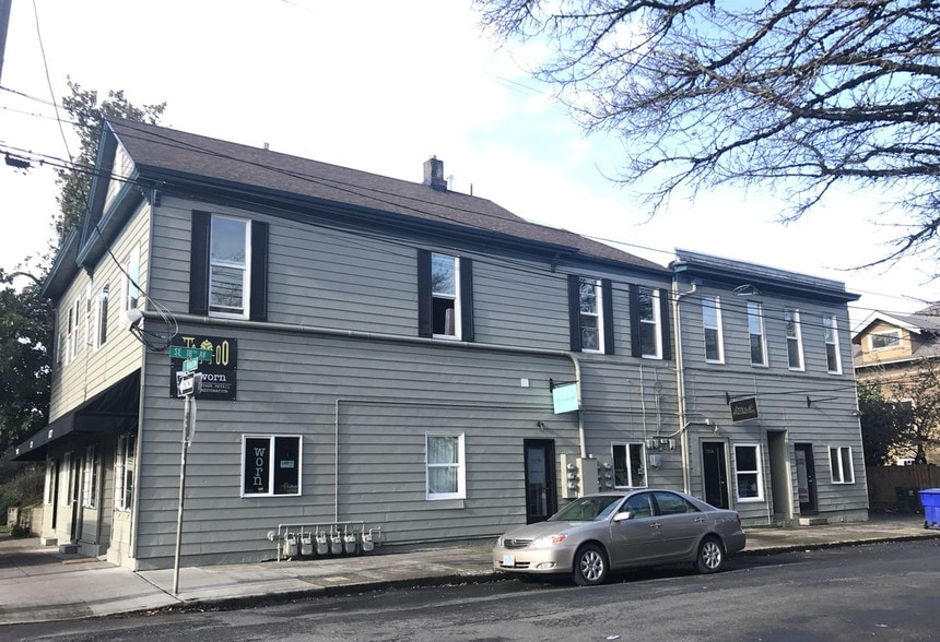 Primary Photo Of 1733-1737 SE Morrison St, Portland Apartments For Lease