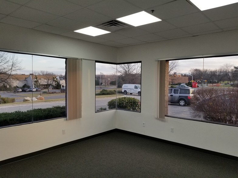 More Photos Of 90 Adams Ave, Hauppauge Office For Lease