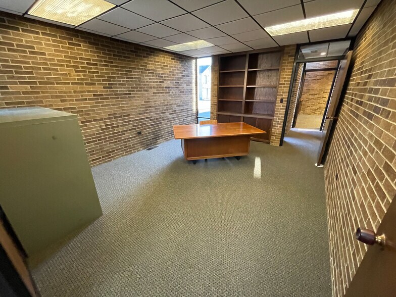 More Photos Of 1126 6th Ave, Beaver Falls Office For Lease
