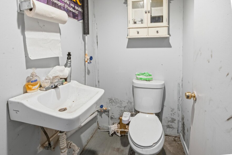 More Photos Of 344 Indian Ave, Bridgeton Auto Repair For Sale
